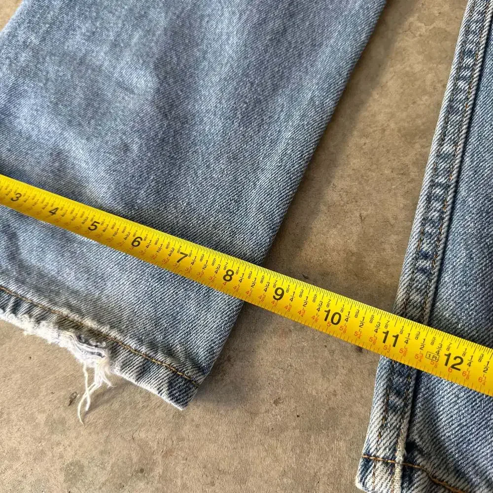 Vintage Y2K Levi's 505 Straight Fit Medium Wash Blue Jeans